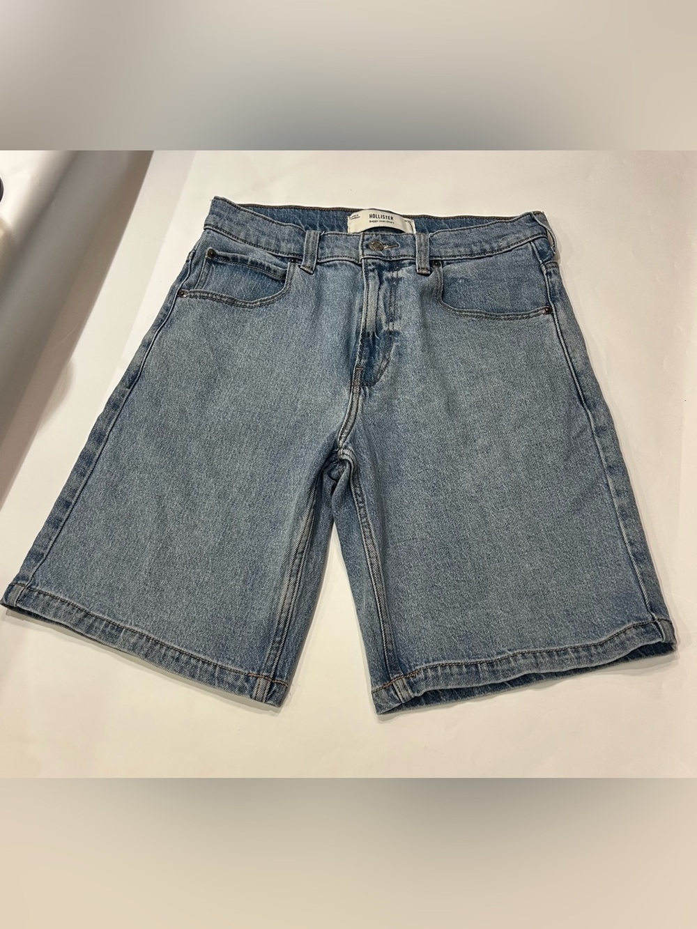 Hollister Men's Baggy Jean Short-W 30